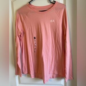 Women’s long sleeve Under Armour shirt.